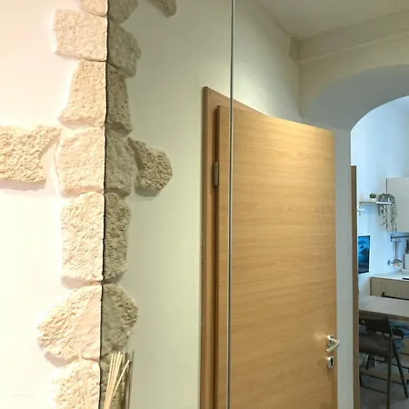 No Name - Via Dell'istria 12 Trieste