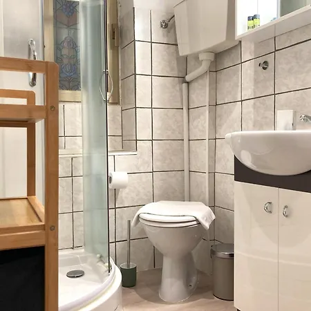 No Name - Via Dell'istria 12